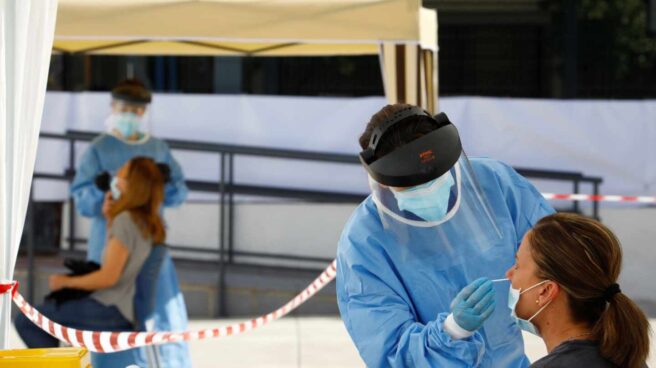 Andalucía supera de nuevo los mil contagios y suma 41 fallecidos