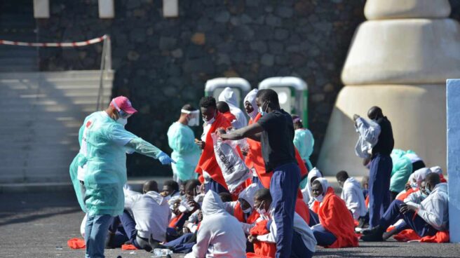 Una patera con 48 personas, una de ellas grave, llega a El Hierro
