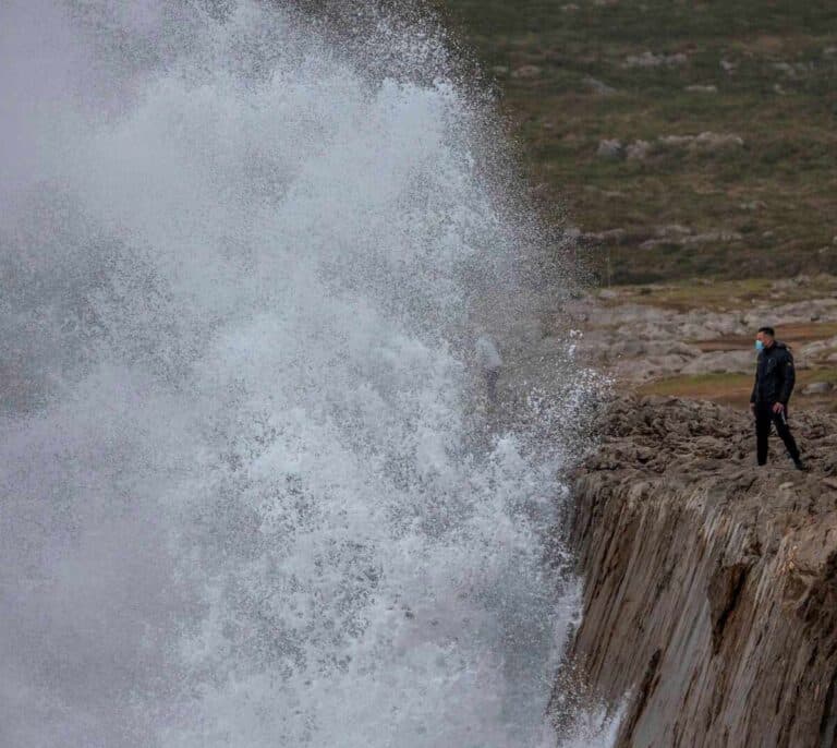 Un frente frío asociado a la borrasca Bella barrerá la península