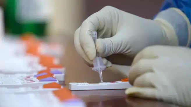 Madrid vuelve a pedir al Gobierno que las farmacias puedan realizar test de antígenos