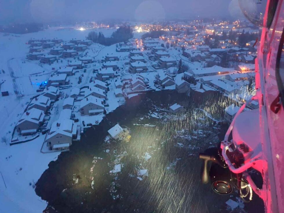 Un corrimiento de tierras en Noruega se traga una docena de casas y deja al menos diez desaparecidos