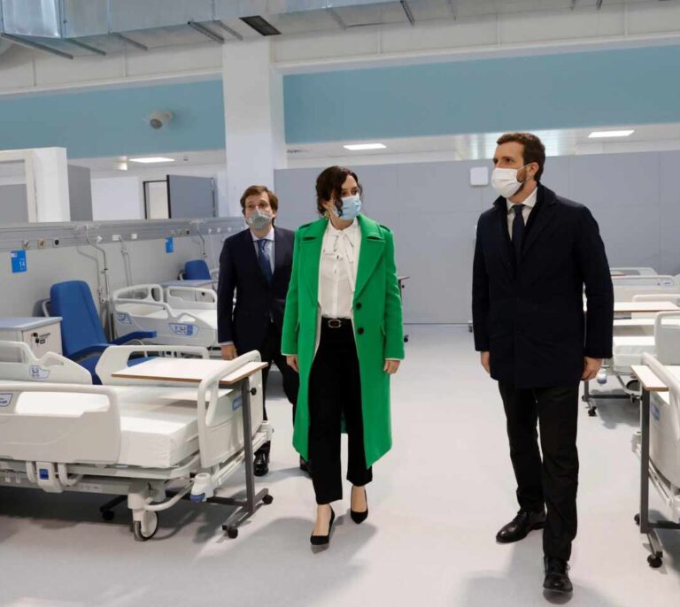 Los últimos sanitarios contratados en Madrid por el Covid irán forzosamente al hospital de pandemias