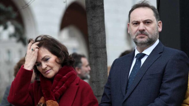 Los ministros Carmen Calvo y José Luis Ábalos, en un acto público.