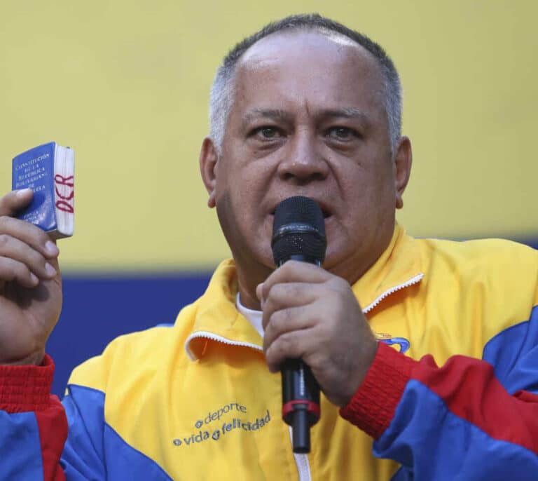 El número dos del chavismo amenaza a los venezolanos: "El que no vote no come"
