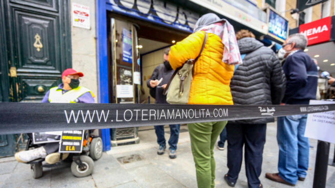 Ventas de lotería en Madrid para el Sorteo Extraordinario de Navidad Doña Manolita reparte el tercer premio, 52.472, y otro quinto, 55.483, del Sorteo de Navidad