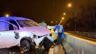 Herido "muy grave" tras chocar con su furgoneta contra la mediana de la M-30