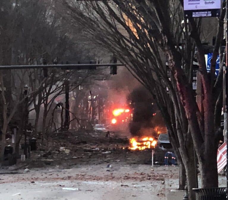 Una fuerte explosión sacude el centro de Nashville (EEUU)
