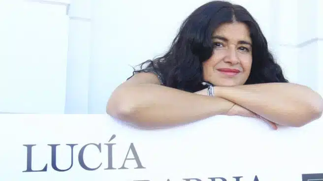 La escritora Lucía Etxebarría denuncia una campaña "de acoso y derribo"