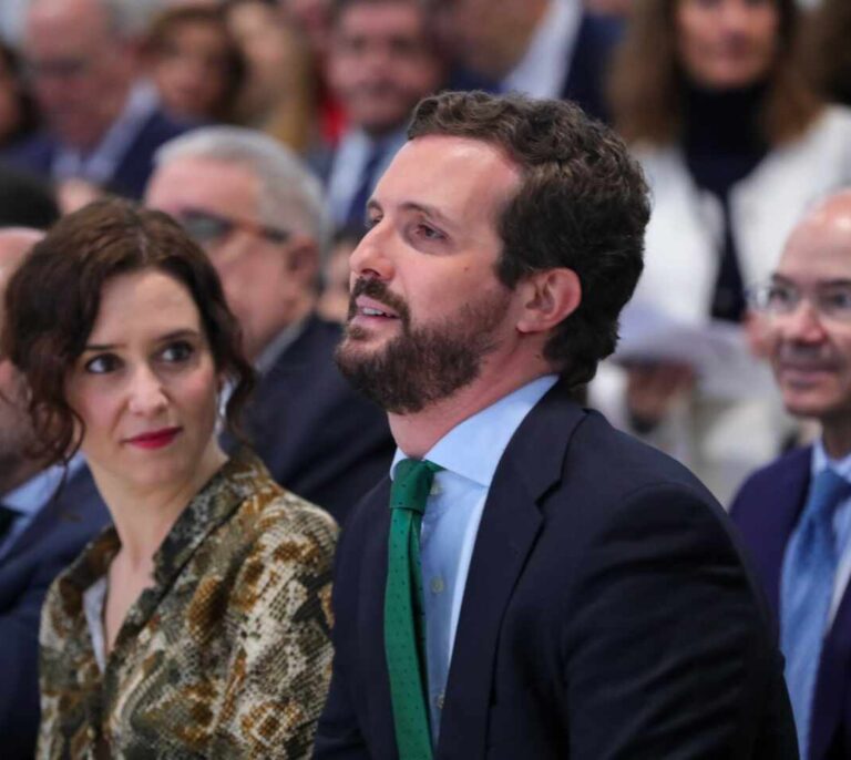 La proyección de Ayuso como referente nacional amenaza el liderazgo de Casado