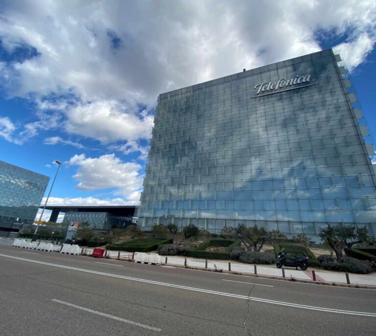 Los accionistas de Telefónica respaldan a la 'teleco' y aumenta el cobro en acciones respecto a junio
