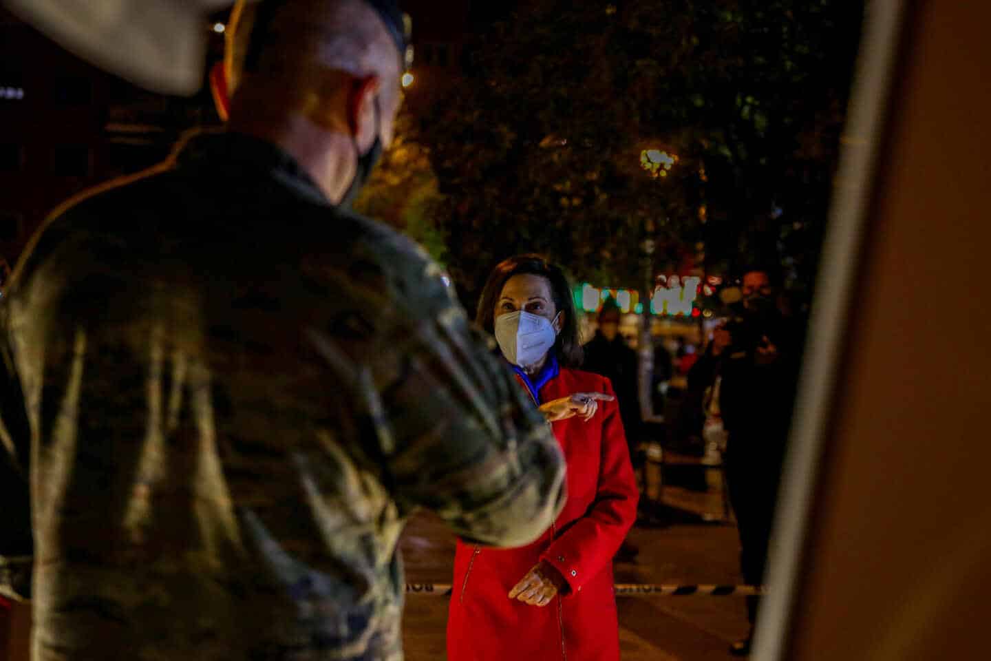 La ministra de Defensa, Margarita Robles, visita al personal de las Fuerzas Armadas.