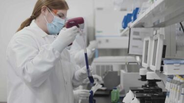 Moderna espera tener hasta 125 millones de dosis de su vacuna en el primer trimestre de 2021