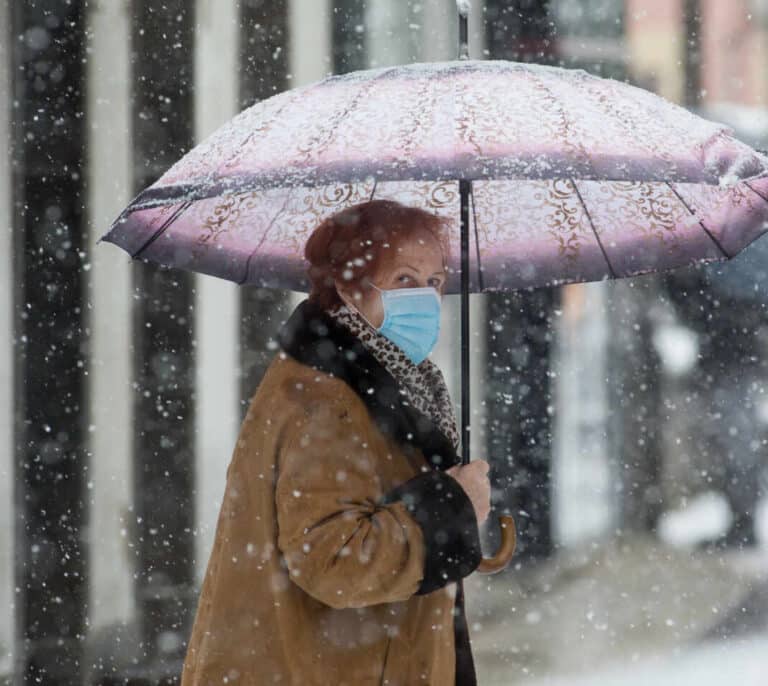 Nieve, viento, olas y frío ponen hoy en riesgo a 27 provincias