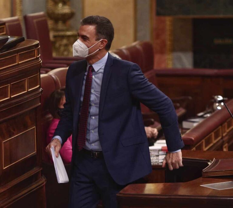 Sánchez sale en defensa del "compromiso progresista" de Nadia Calviño