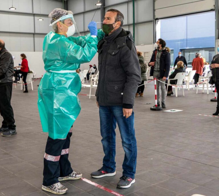 La movilidad entre península y Baleares convierte a las islas en la comunidad más golpeada por el Covid