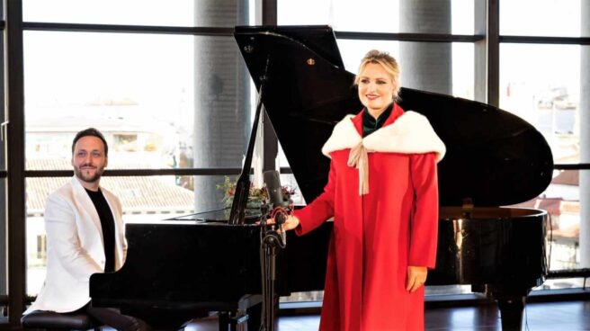 La soprano Ainhoa Arteta apoya con su voz la Campaña de Navidad de Cáritas Más cerca que nunca