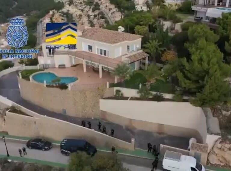 Jamón, joyas y vino: los regalos de la mafia rusa para conseguir favores políticos