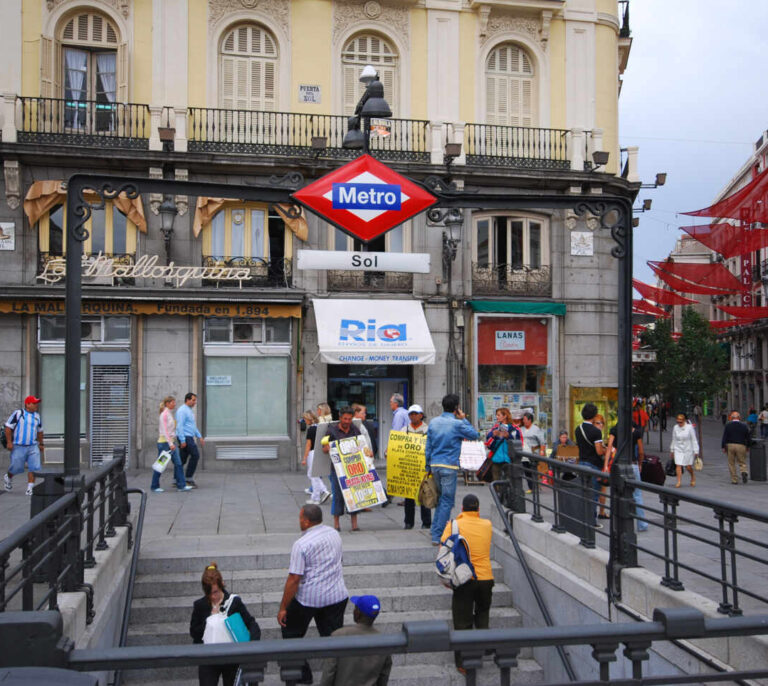 La estación de Metro de Sol cerrará todos los sábados de 19 a 20 horas desde mañana hasta el 2 de enero