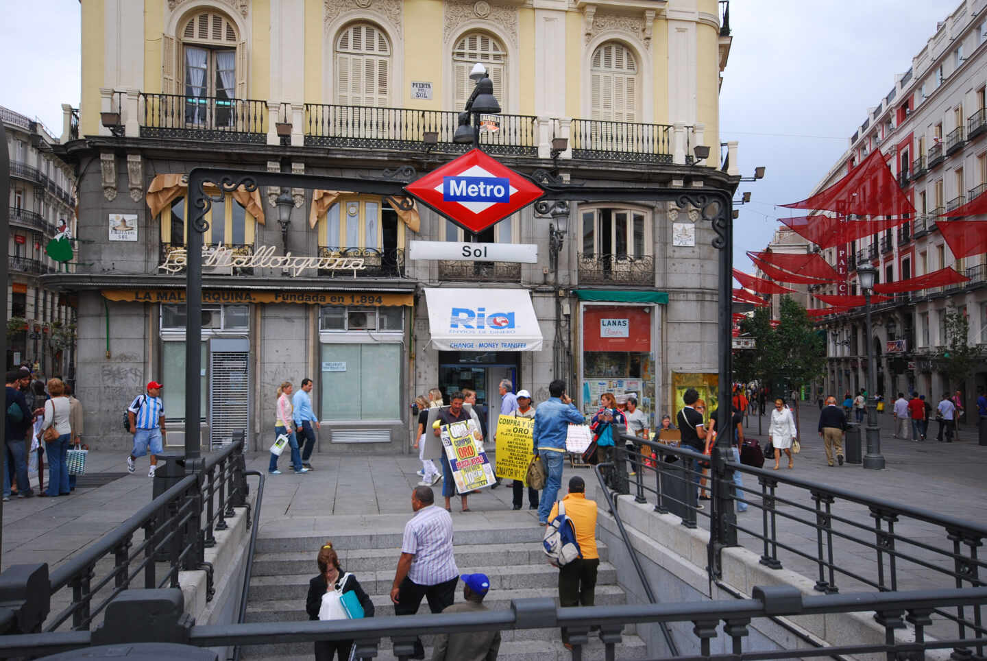 La estación de Metro de Sol cerrará todos los sábados de 19 a 20 horas desde mañana hasta el 2 de enero