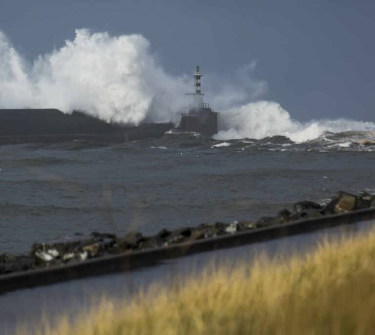 Nieve, olas de 7 metros, viento de 80 km/h y mínimas de -6ºC afectarán a veinte provincias
