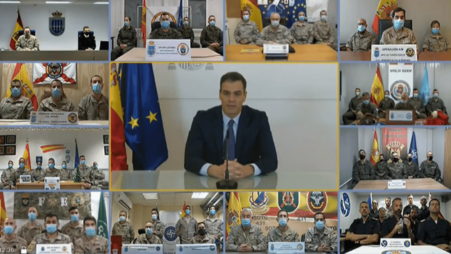 Sánchez agradece a las Fuerzas Armadas su "labor leal y callada al servicio de la democracia"