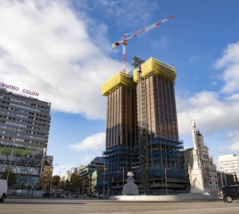 Las emblemáticas Torres Colón se  "desenchufan"