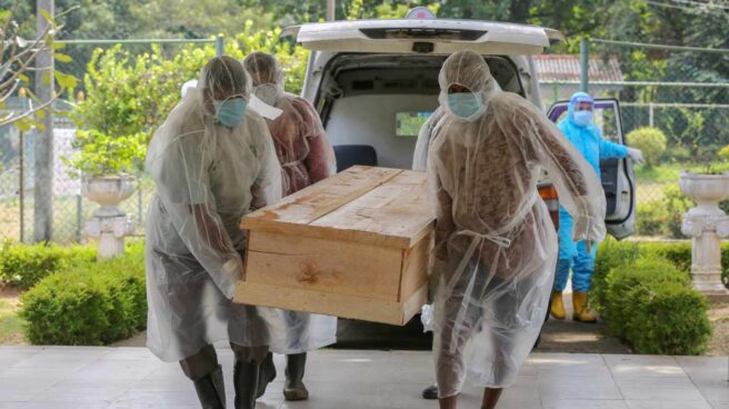 Una joven abre los ojos justo antes de ser embalsamada, la funeraria la había dado por muerta