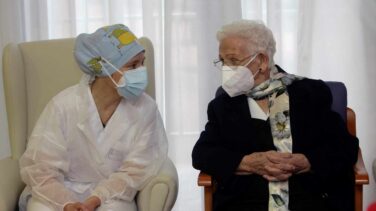 Galicia prevé prohibir las visitas a las residencias hasta finalizar la vacunación
