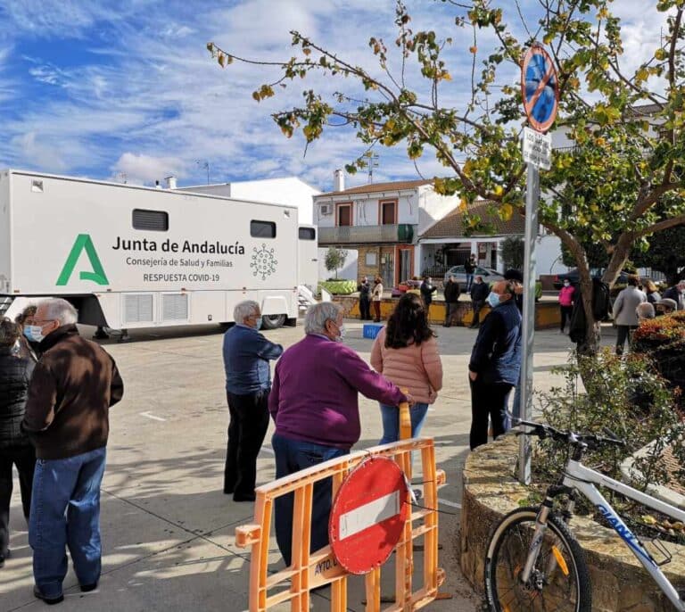 Cuevas del Becerro: ¿es posible que se infecte a la vez el 71% del pueblo?