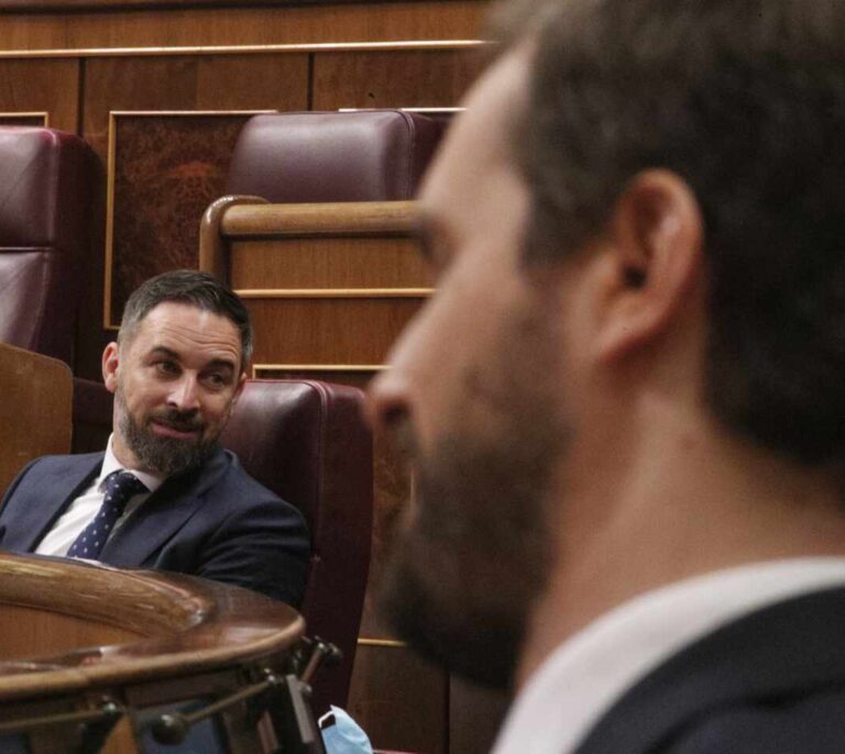 Casado y el complejo de pactar con Abascal