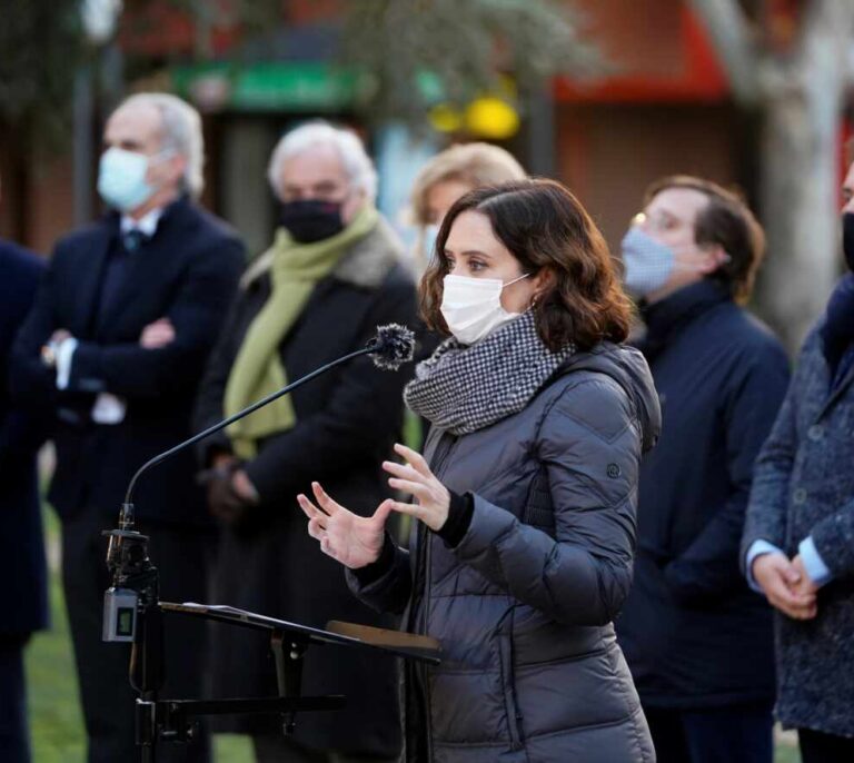 Ayuso afirma que el reparto de los fondos europeos "está pensado contra los madrileños"