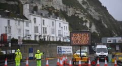 Francia reabrirá fronteras a medianoche y exigirá una PCR negativa para regresar de Reino Unido