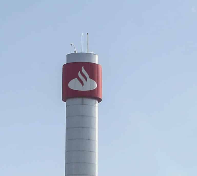 Banco Santander aflora una participación del 3,5% en Repsol a través de derivados financieros