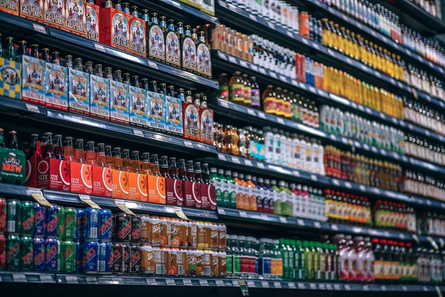 Retiran varias bebidas en el supermercado por estar contaminadas