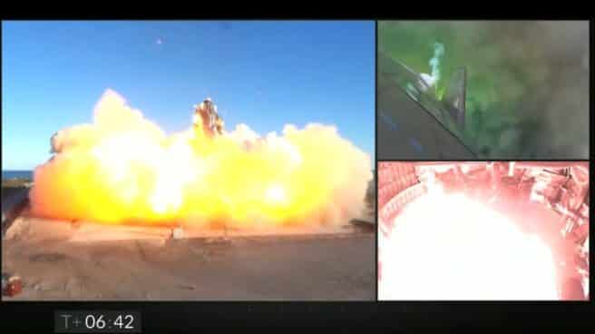 Una nave de SpaceX explota durante un aterrizaje de prueba Una nave de SpaceX explota durante un aterrizaje de prueba
