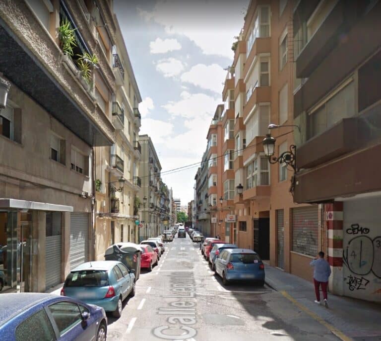 Una mujer de 62 años herida tras derrumbarse el balcón de su casa
