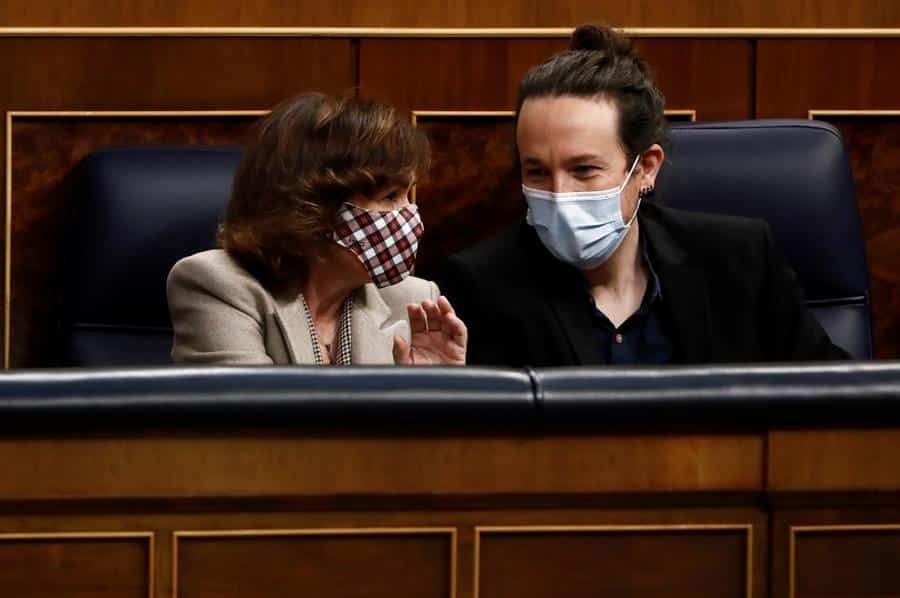 Carmen Calvo y Pablo Iglesias, en el Congreso de los Diputados.