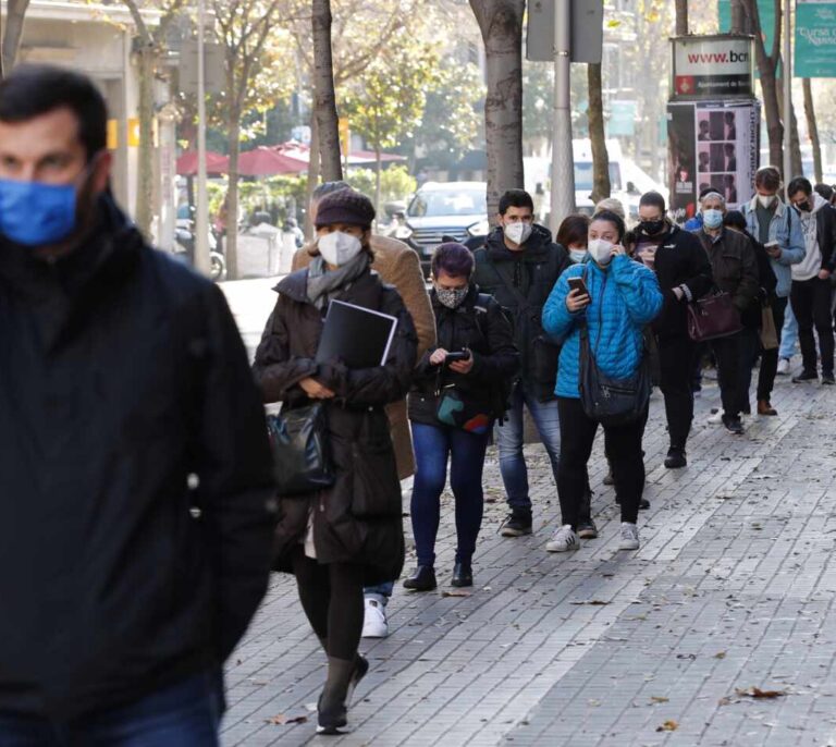 Cataluña registra 3.762 casos y 98 fallecidos más en las últimas 24 horas