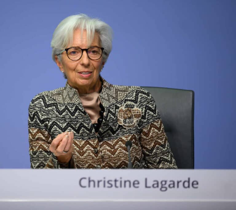 El BCE alienta las fusiones pero pide realismo a los bancos que lo intenten