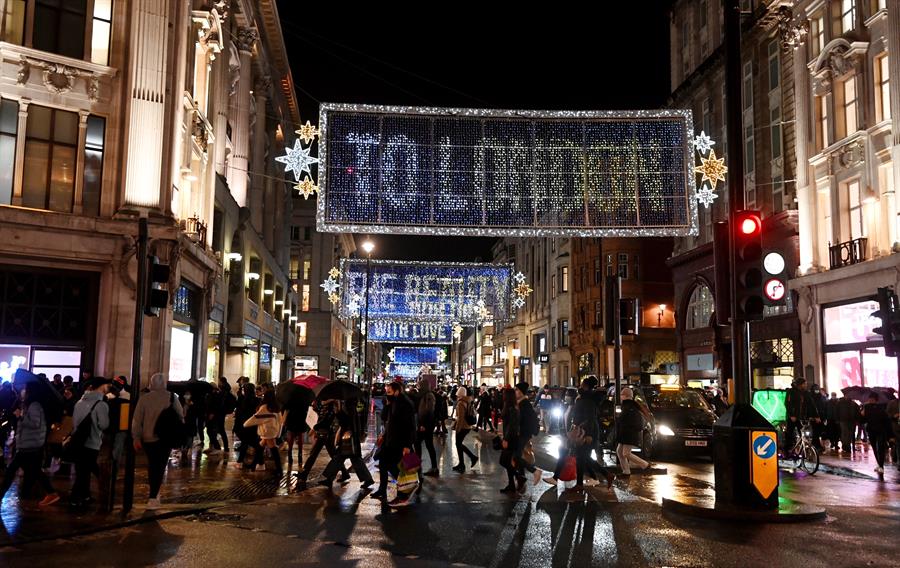 Una céntrica calle de Londres durante el fin de semana.