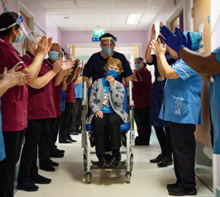 Cien días vacunando: desigualdad, 400 millones de dosis y un gran interrogante