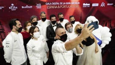 Baño de estrellas Michelin de Isabel Díaz Ayuso y José Luis Martínez-Almeida