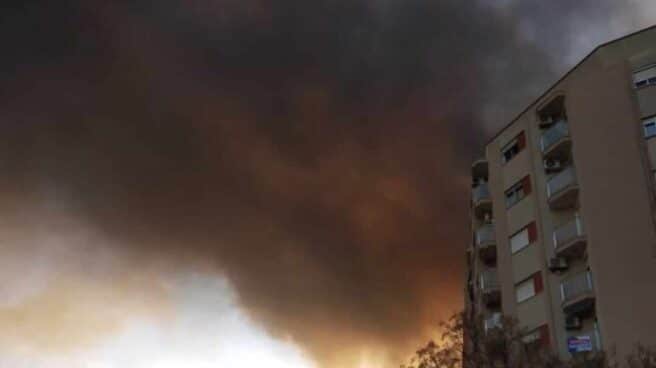 Foto del incendio en el barrio de San Isidro, en Valencia. Foto del incendio en el barrio de San Isidro, en Valencia.