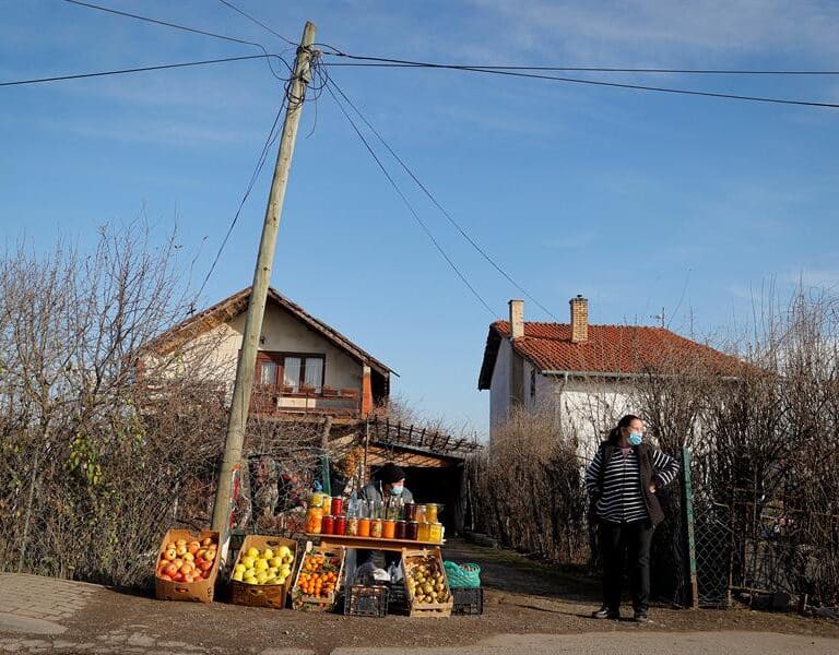 Kosovo se desenchufa de la red eléctrica de Serbia y pasa a depender de Albania