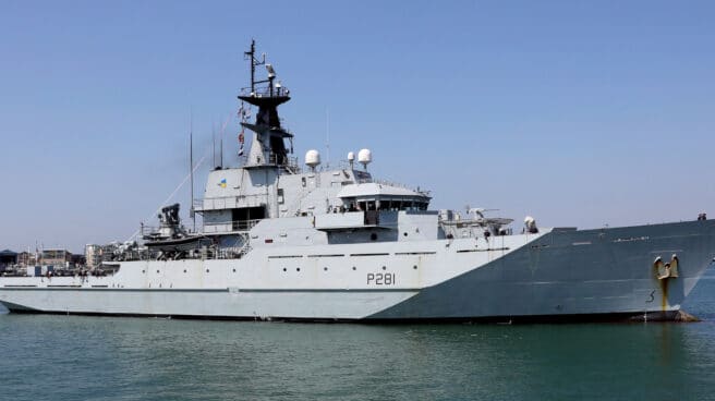 Buque HMS Tyne de la Royal Navy.