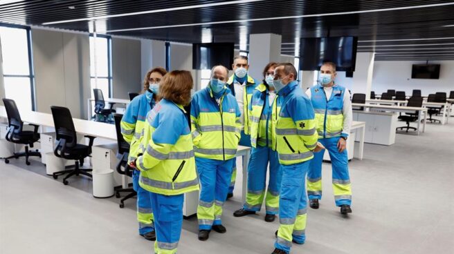 Trabajadores del SUMMA en el Hospital Isabel Zendal. Trabajadores del SUMMA en el Hospital Isabel Zendal.