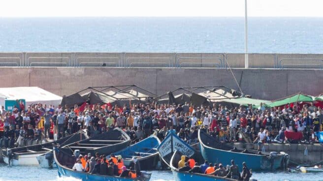 Boats with immigrants at Arguineguin dock.