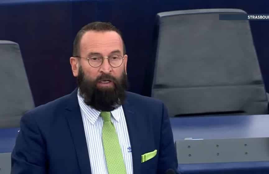 El diputado húngaro Joszef Sazjer, en el Parlamento Europeo.