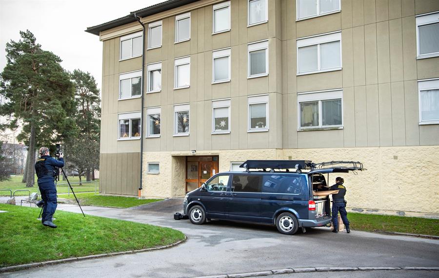 La Policía ha detenido a una madre que retuvo a su hijo en casa durante más de 30 años, en Haninge (Suecia).