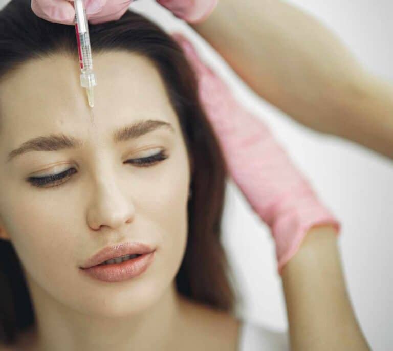 Mesobotox, sueroterapia o lipoláser: las tendencias que dan carpetazo a la tradición estética